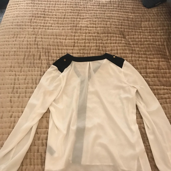 Vince Camuto blouse size M - Picture 6 of 6